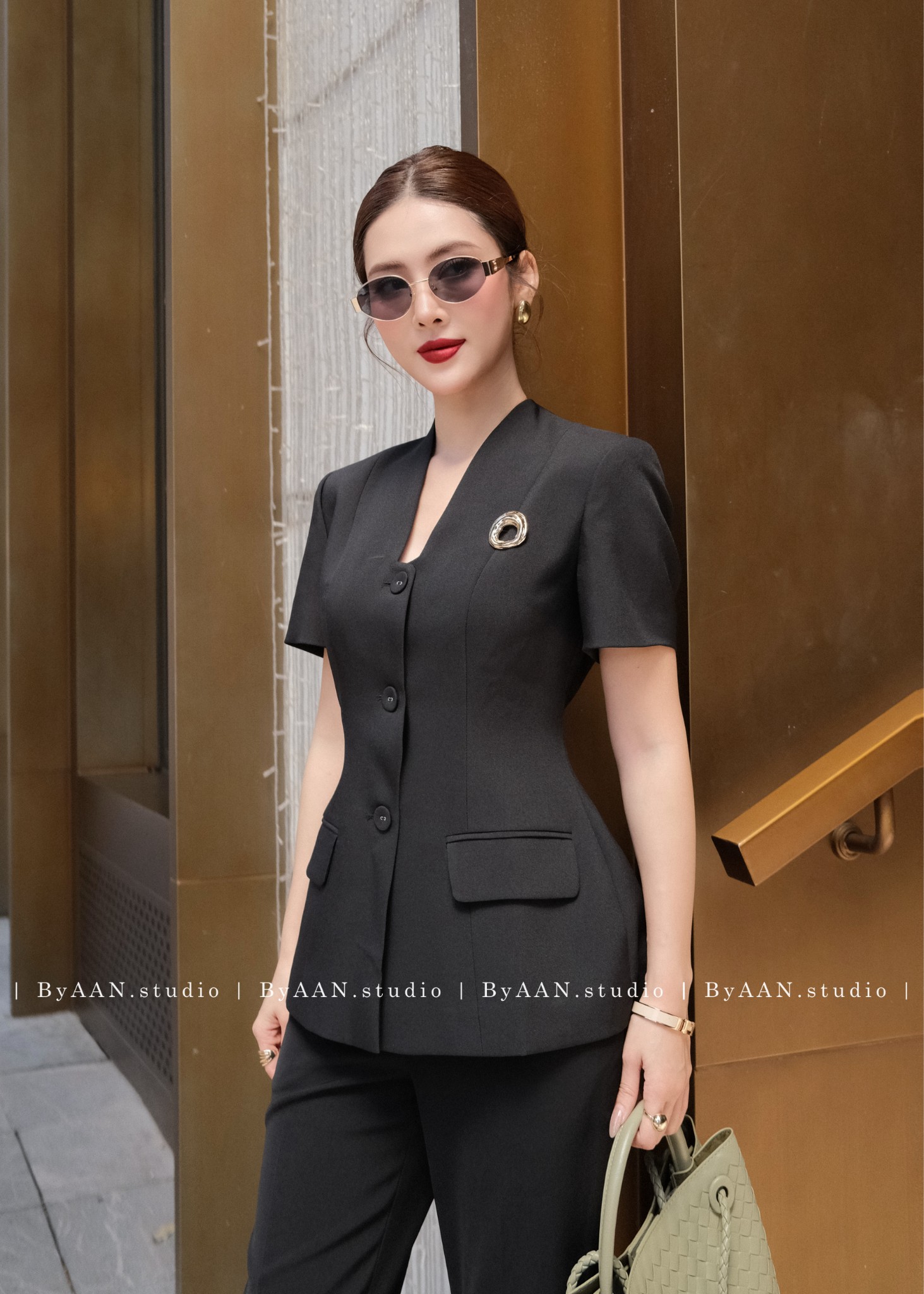 Áo Peplum Cổ Vuông Audrey view 3